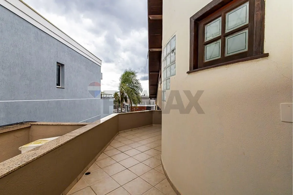 Casa de 303 m² com 4 quartos e churrasqueira privativa — photo 26