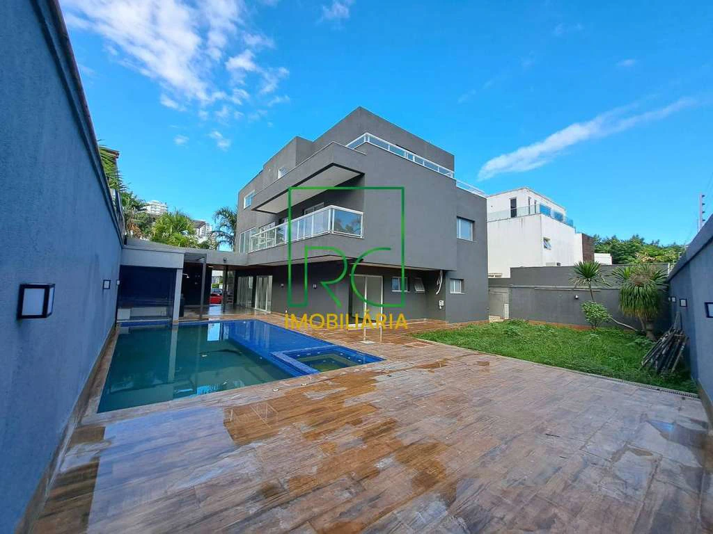 Condominium house with 6 en-suite bedrooms and garden — photo 6