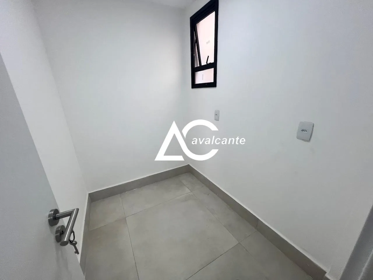 Unfurnished house with 5 bedrooms and 5 bathrooms — photo 13