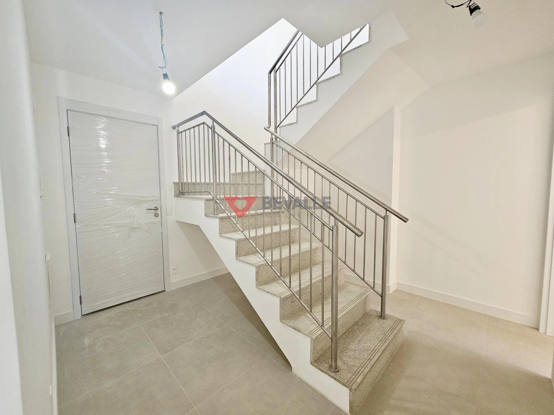 3-bedroom top-floor home with balcony and 152 m² — photo 7