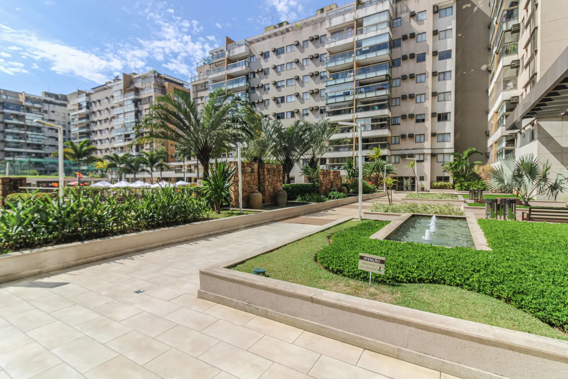 4-bedroom apartment with a glass-enclosed balcony — photo 96