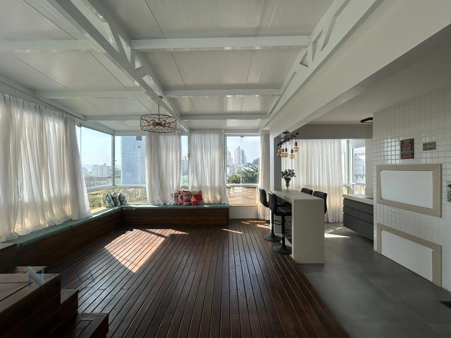Furnished apartment with 2 en-suites and 152 m² — photo 26
