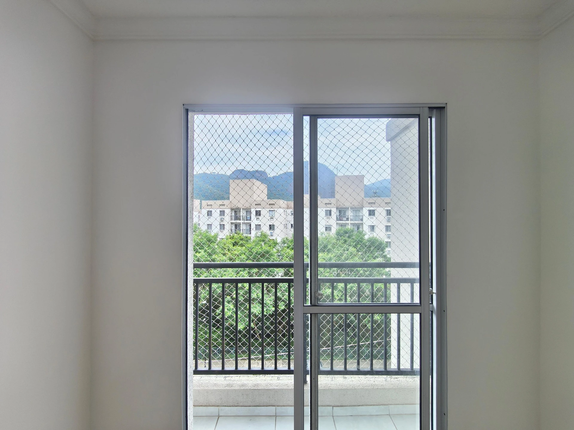 Mountain view in a 2-bedroom apartment, 45 m² — photo 18