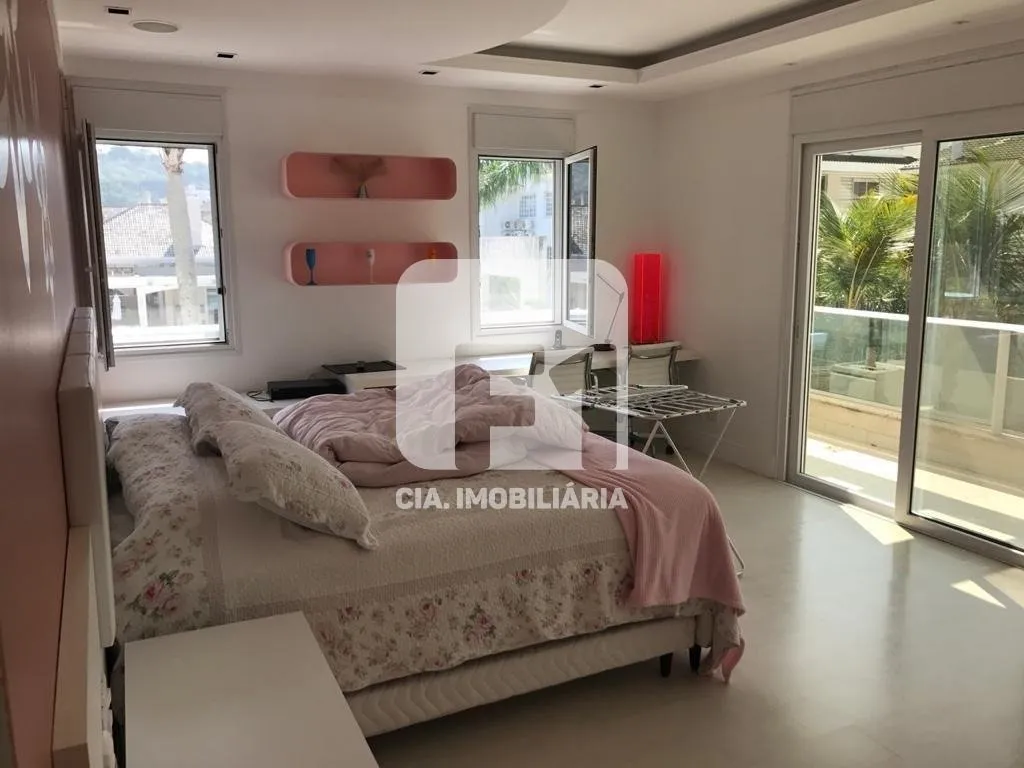 Furnished 9-suite house with open-plan kitchen — photo 42