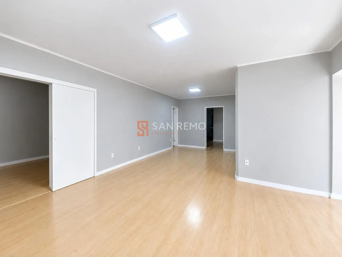 Unfurnished house with a separate kitchen and 5 bedrooms