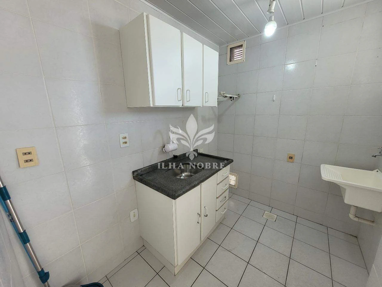 One-bedroom, 47 m² apartment in Florianópolis — photo 2