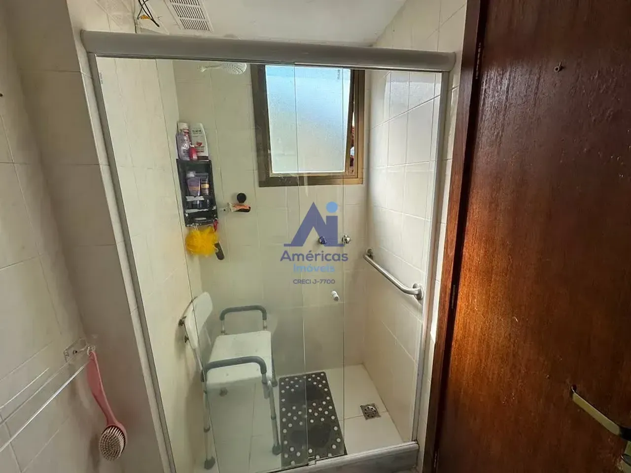 Furnished apartment with open kitchen and gas stove — photo 12