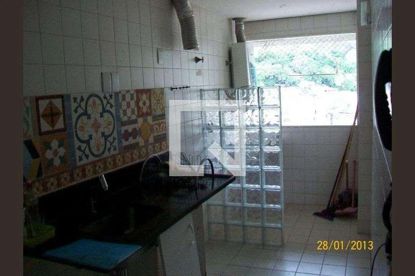221 m² rental apartment with 4 bedrooms and a balcony
