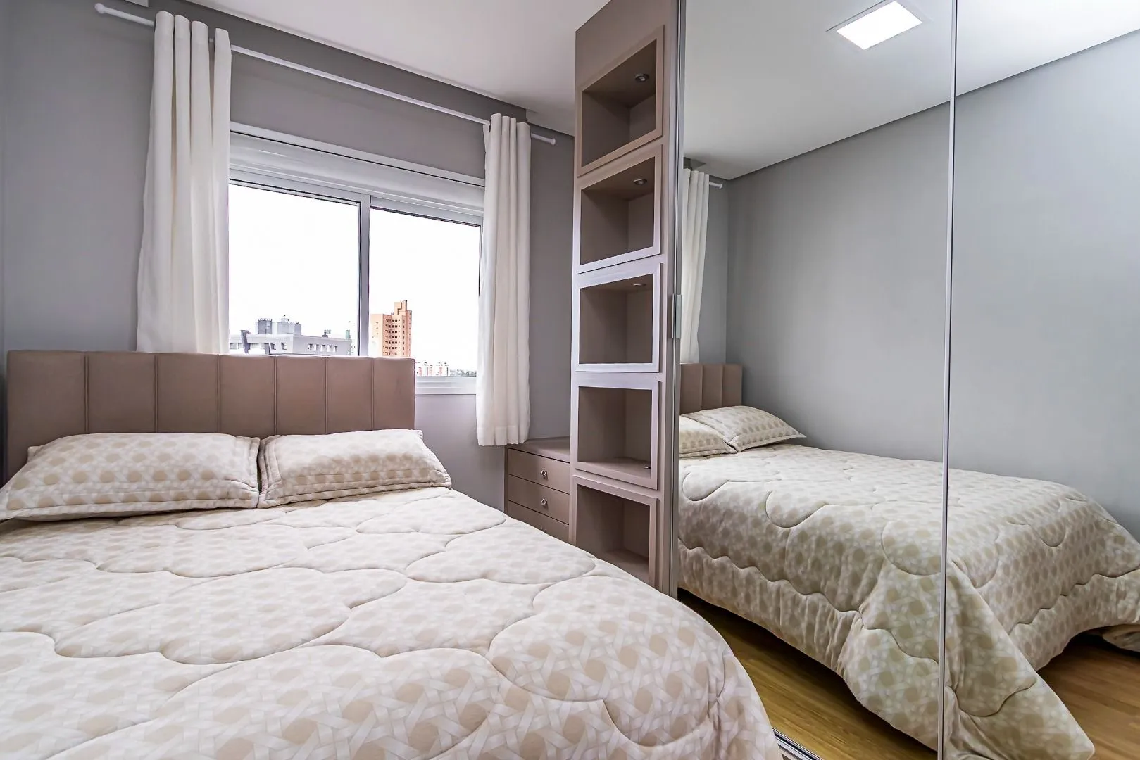 Glass-enclosed balcony in a 3-bedroom apartment, 110 m² — photo 30