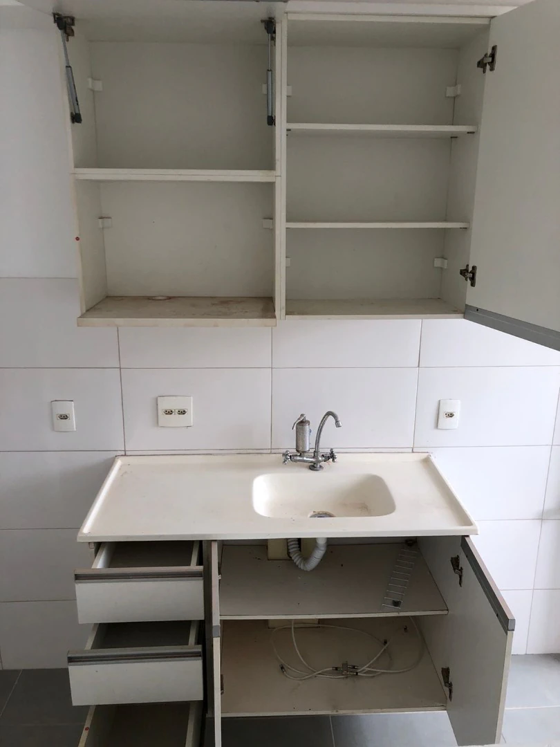 Unfurnished 57 m² apartment with 2 bedrooms and 1 bathroom — photo 3