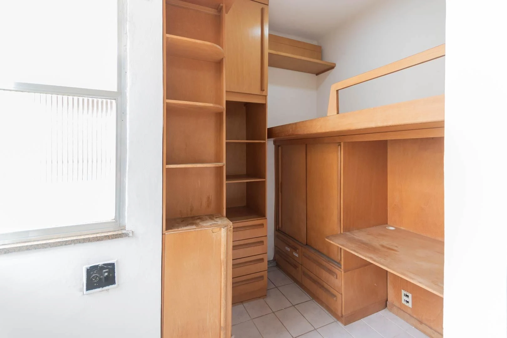 Home office in a 2-bedroom apartment, 90 m² — photo 20