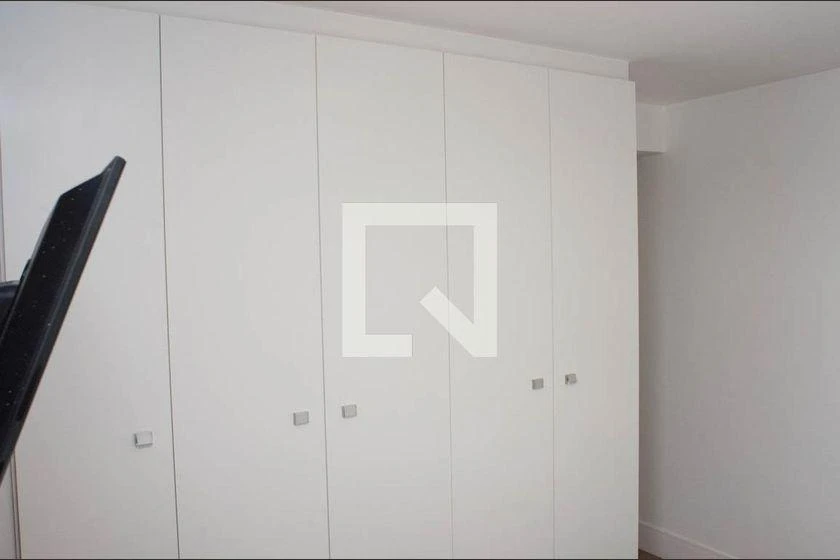 Furnished apartment, 105 m², with floor-to-ceiling windows — photo 30