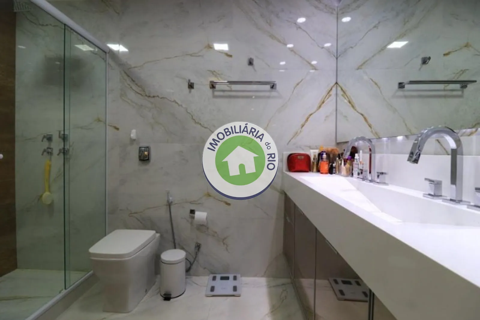 Apartamento mobiliado com 4 quartos e 350 m² — photo 47