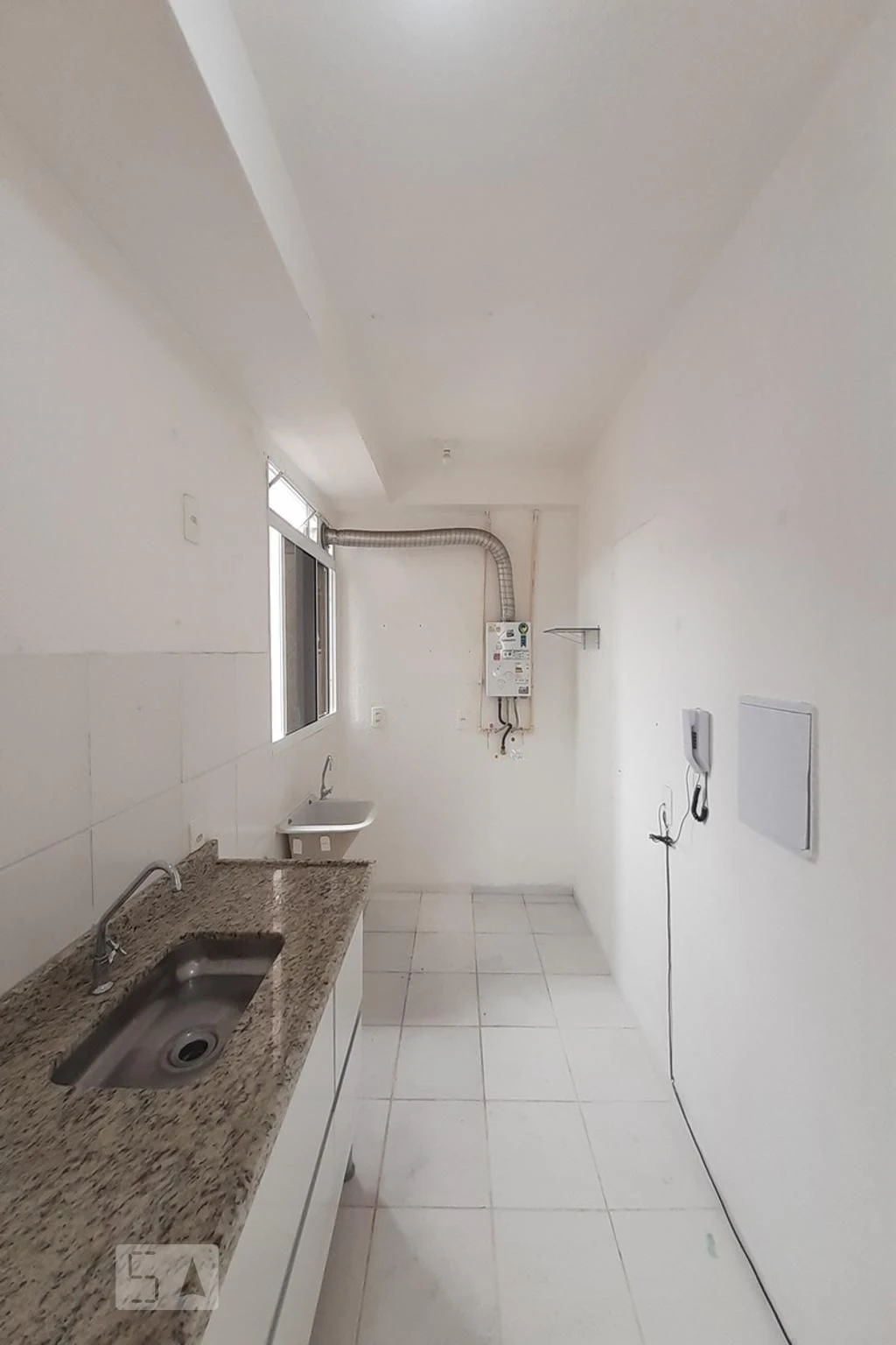 Unfurnished rental apartment with 2 bedrooms and 1 bath — photo 40