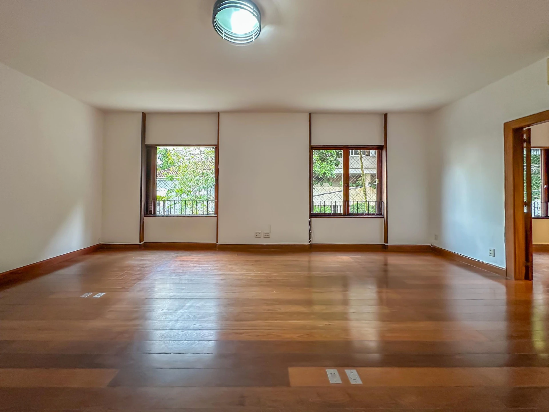 Apartment, 275 m², with a glass-enclosed balcony — photo 7