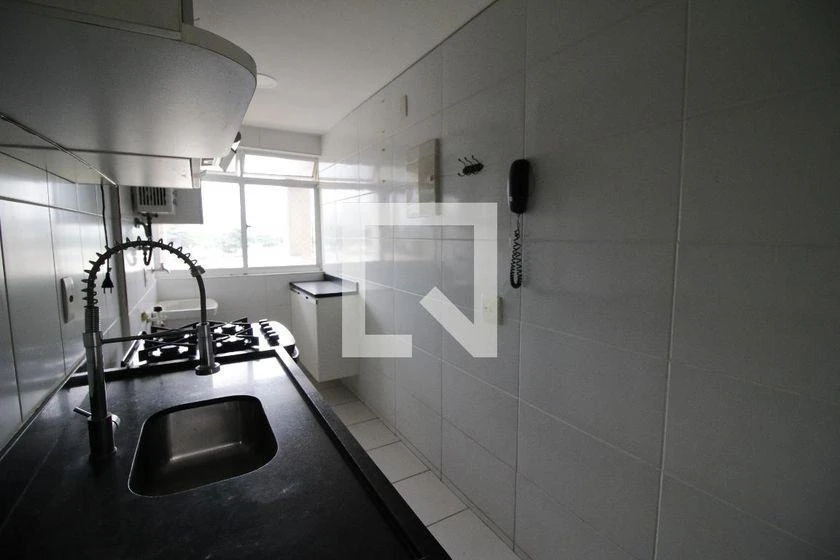 Apartamento de 2 quartos em condomínio com academia