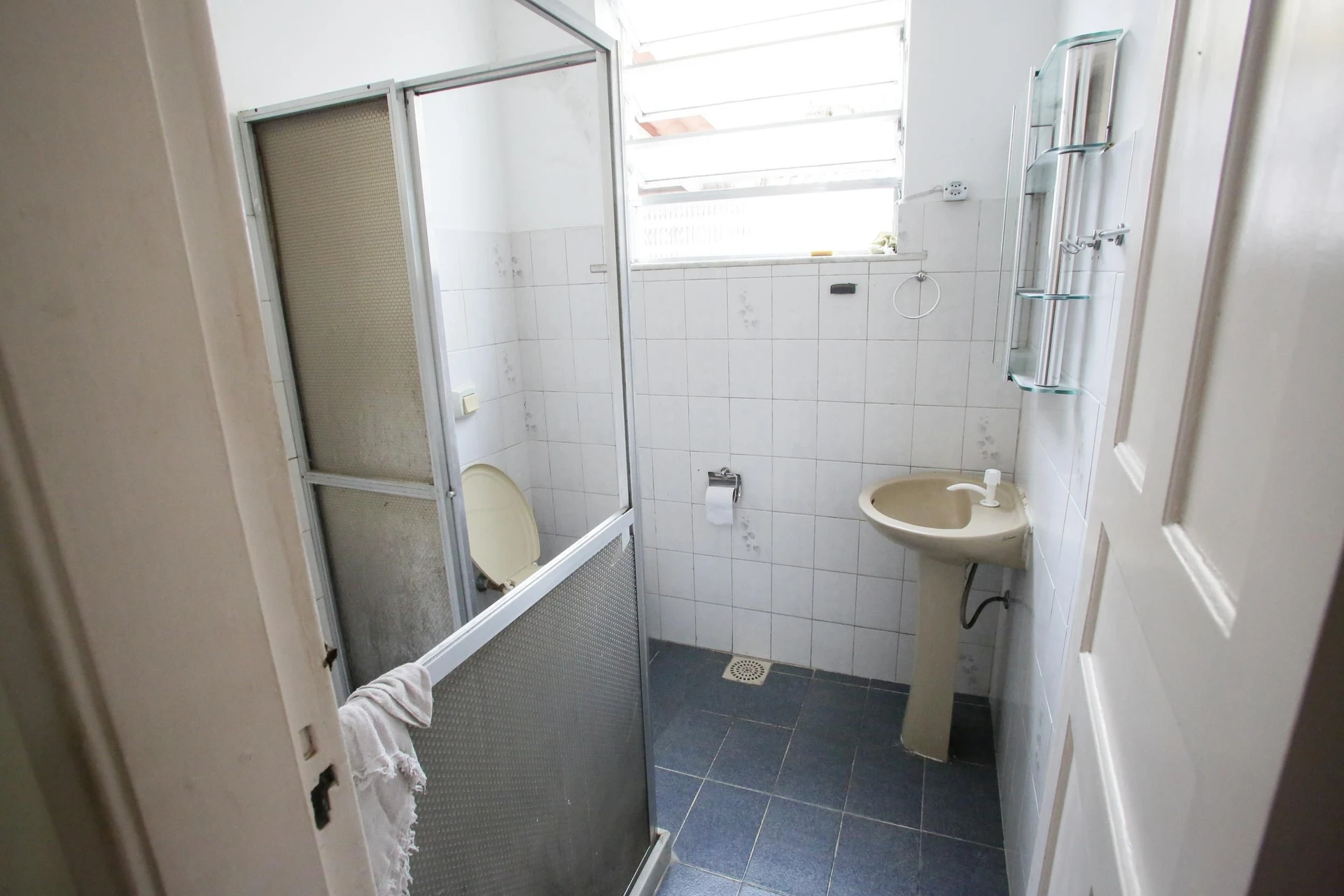 2-bedroom apartment with 2 bathrooms and no parking — photo 11