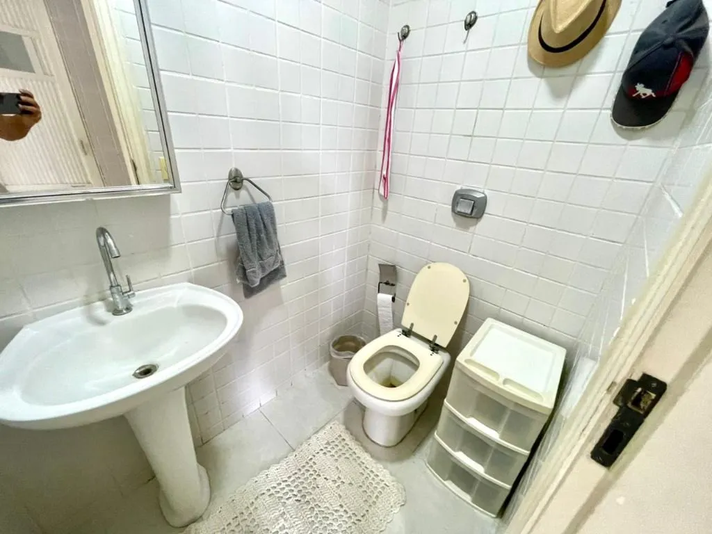 House with 5 bedrooms and a glassed-in balcony — photo 29