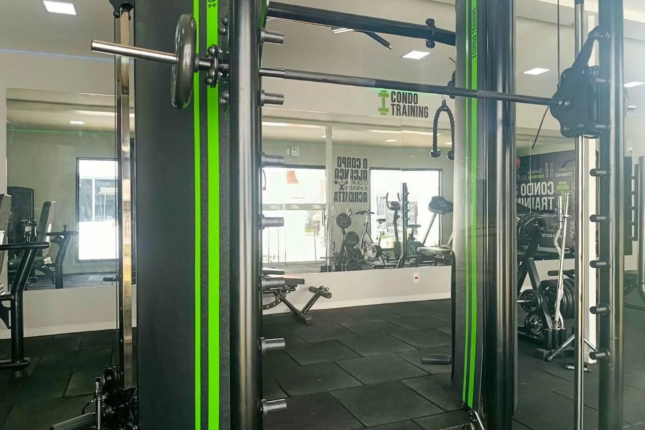 2-bedroom apartment in a building with a gym — photo 15