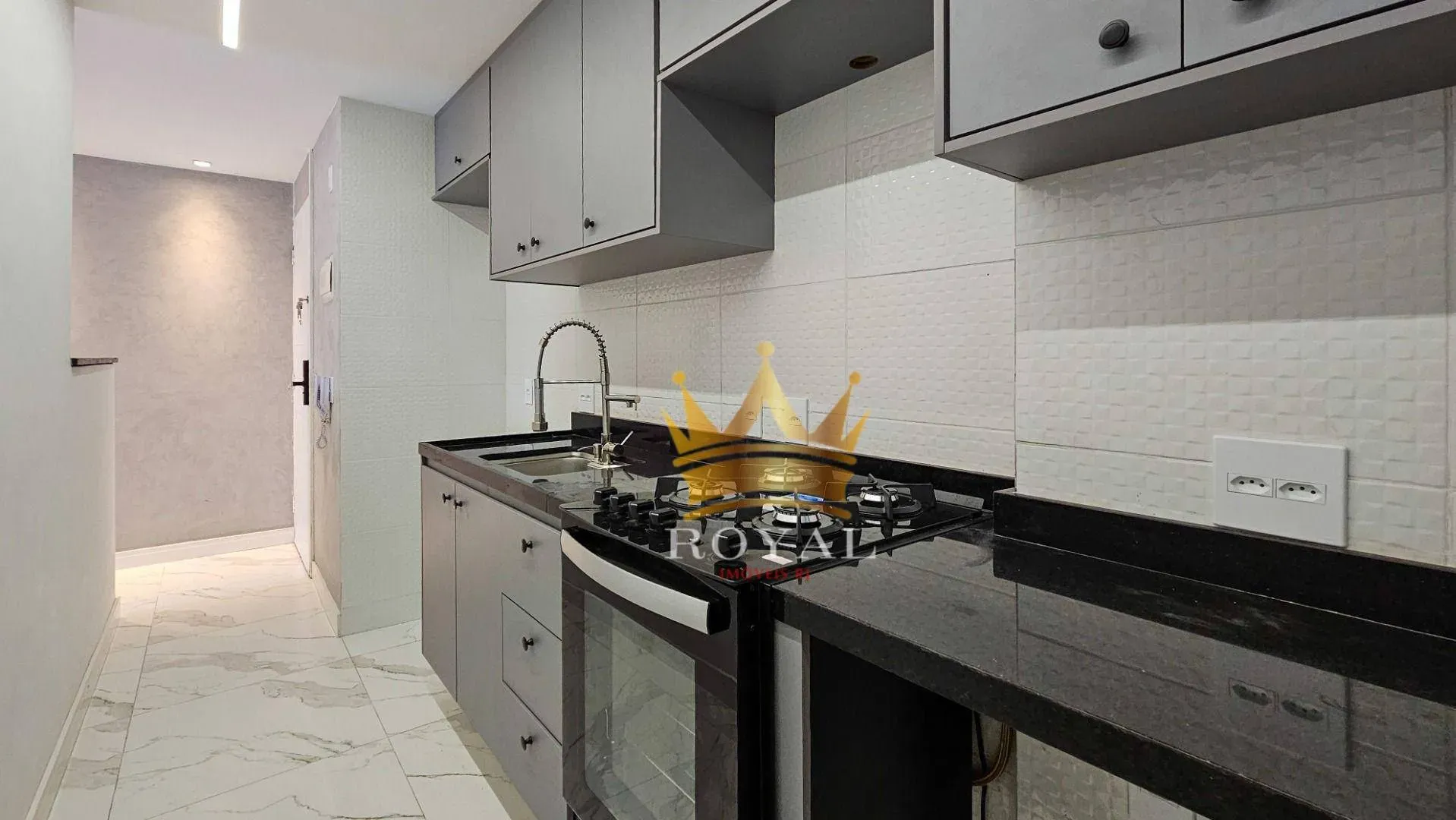 2-bedroom apartment with a walk-in closet in Rio de Janeiro — photo 7