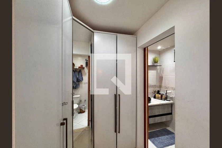 Glass-enclosed balcony in a 2-bedroom apartment, 115 m² — photo 32
