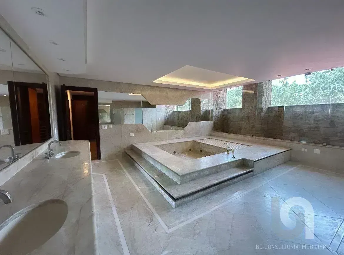 Casa com 6 quartos e cozinha fechada, 3000 m² — photo 15