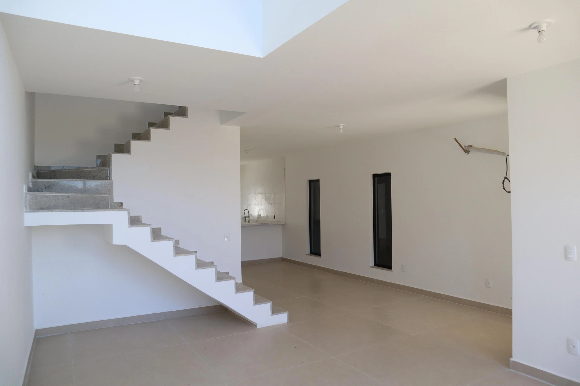 4-bedroom house with a grill on the balcony — photo 9