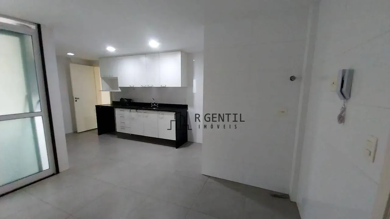 Apartamento com 4 dormitórios e 5 banheiros — photo 23