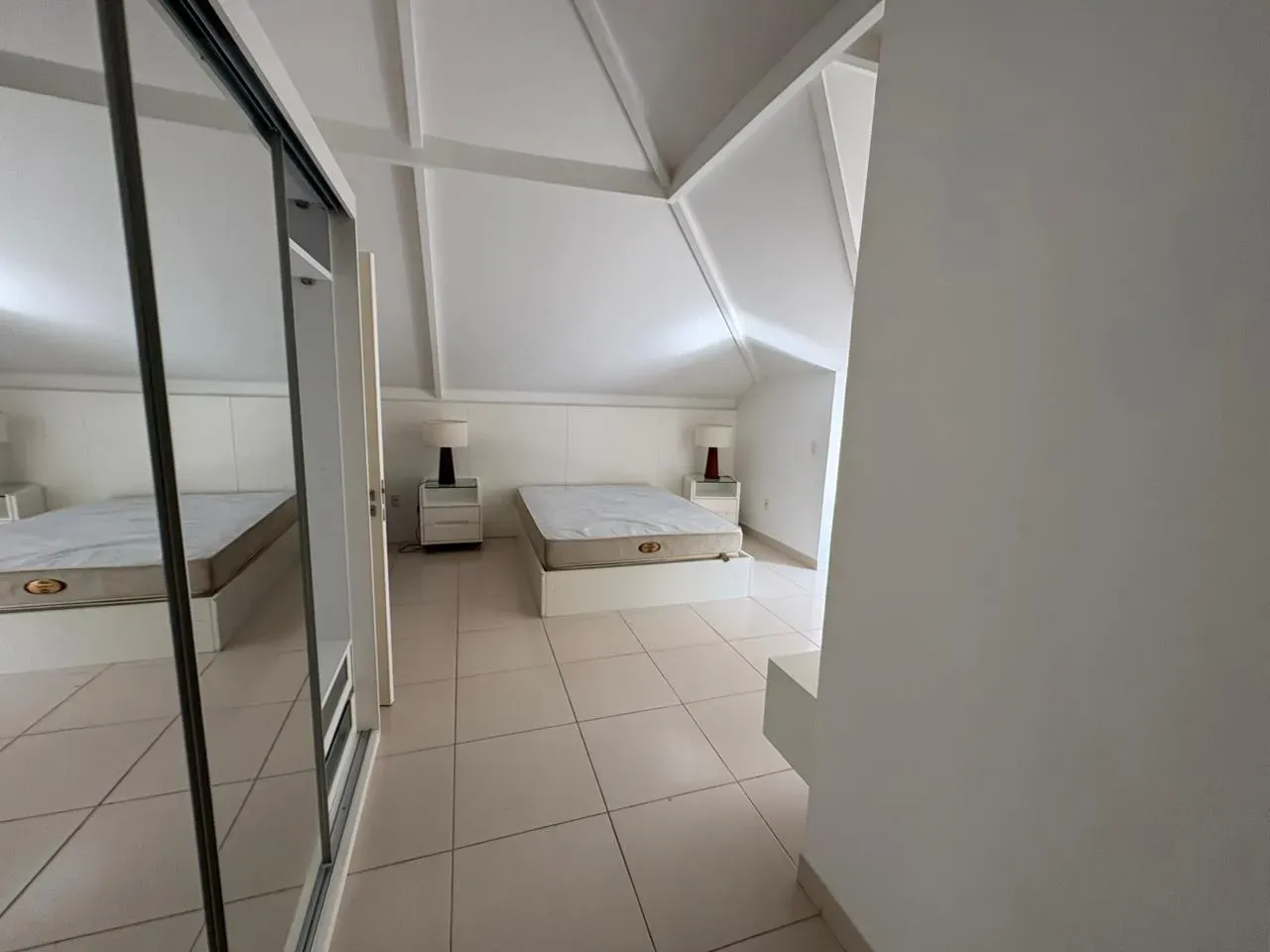 Furnished 6-suite house with 640 m² and 4 parking — photo 9