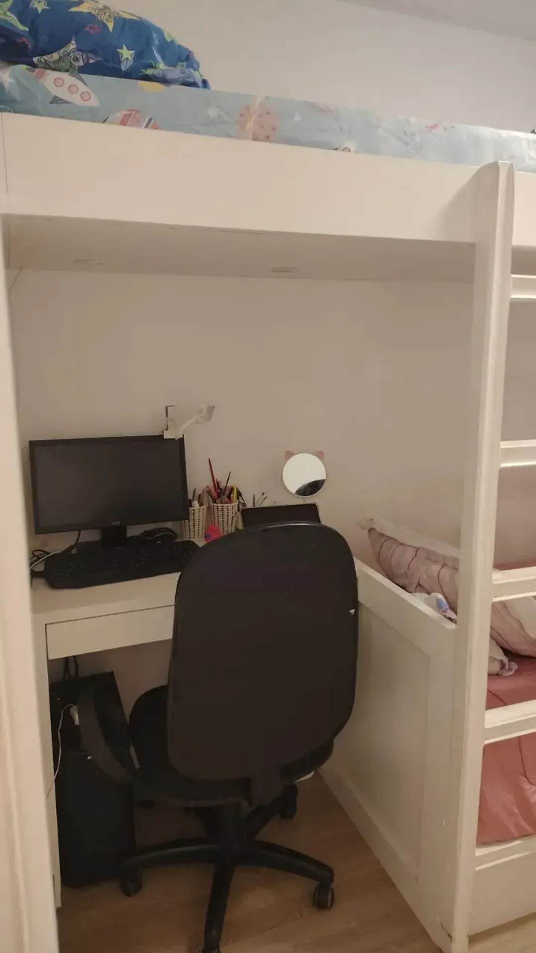 Furnished 2-bedroom apartment with balcony and 3 baths — photo 30