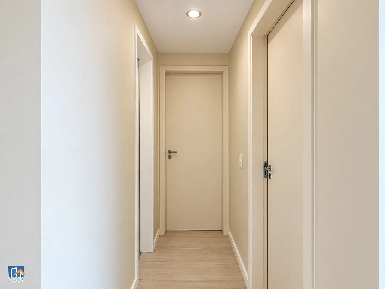 Glass-enclosed balcony in a 2-bedroom apartment, 88 m² — photo 25