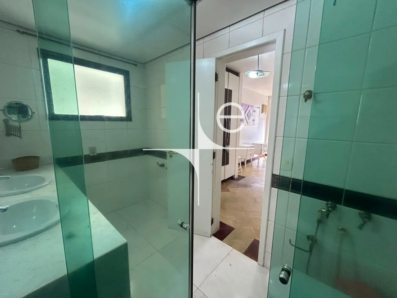 254 m² apartment with a walk-in closet and a home office — photo 47