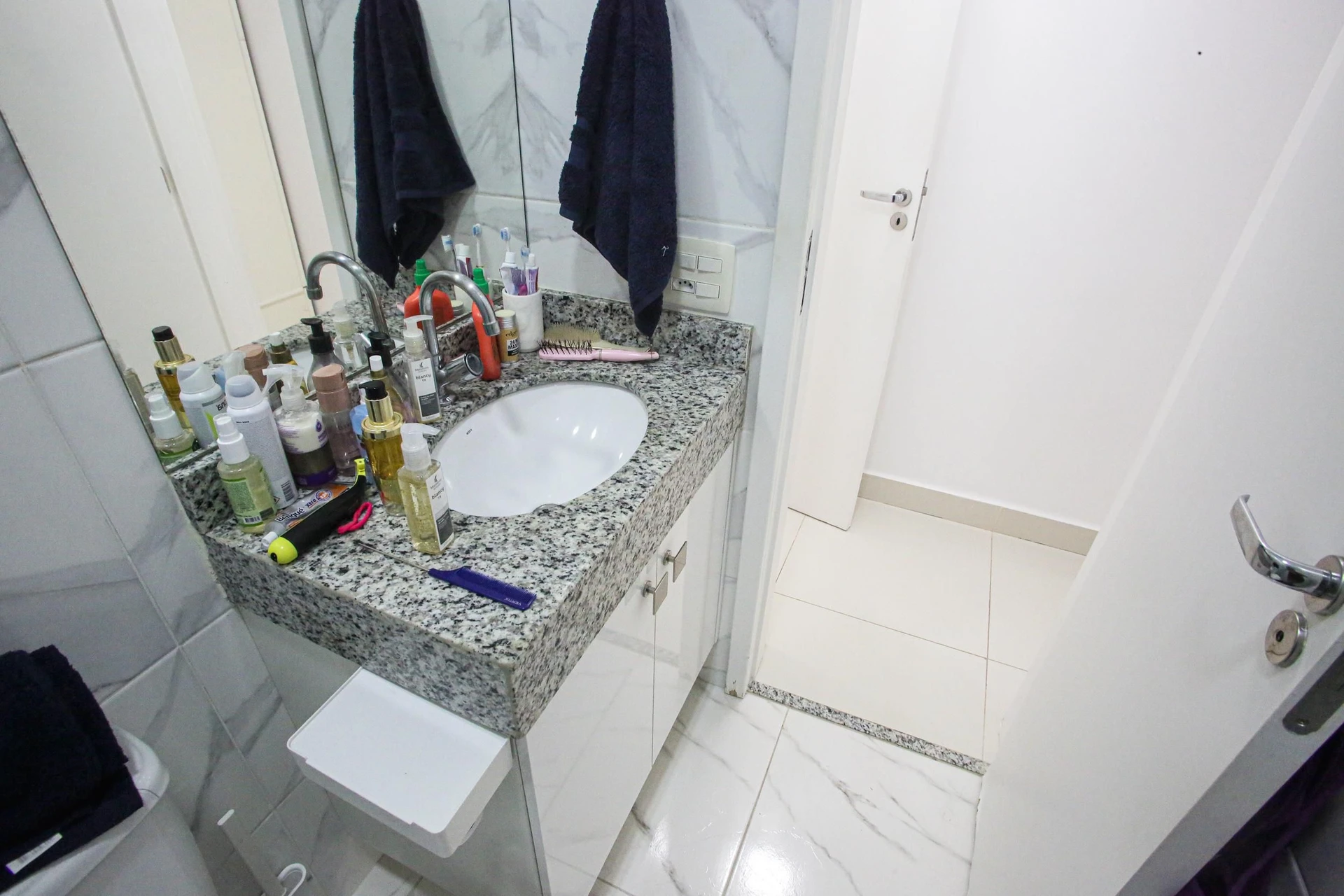 Casa mobiliada com 4 quartos e 4 banheiros no condomínio — photo 54