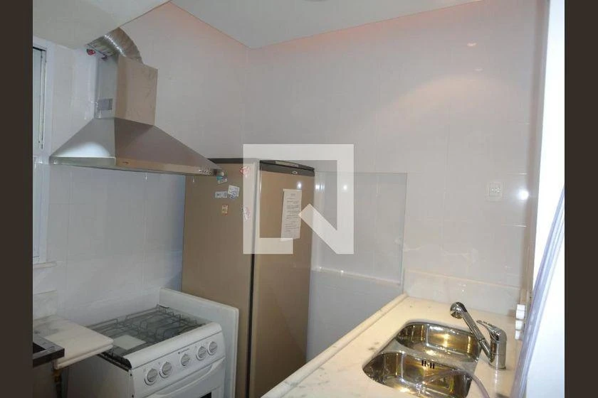 Furnished apartment with 4 bedrooms and 120 m² — photo 24