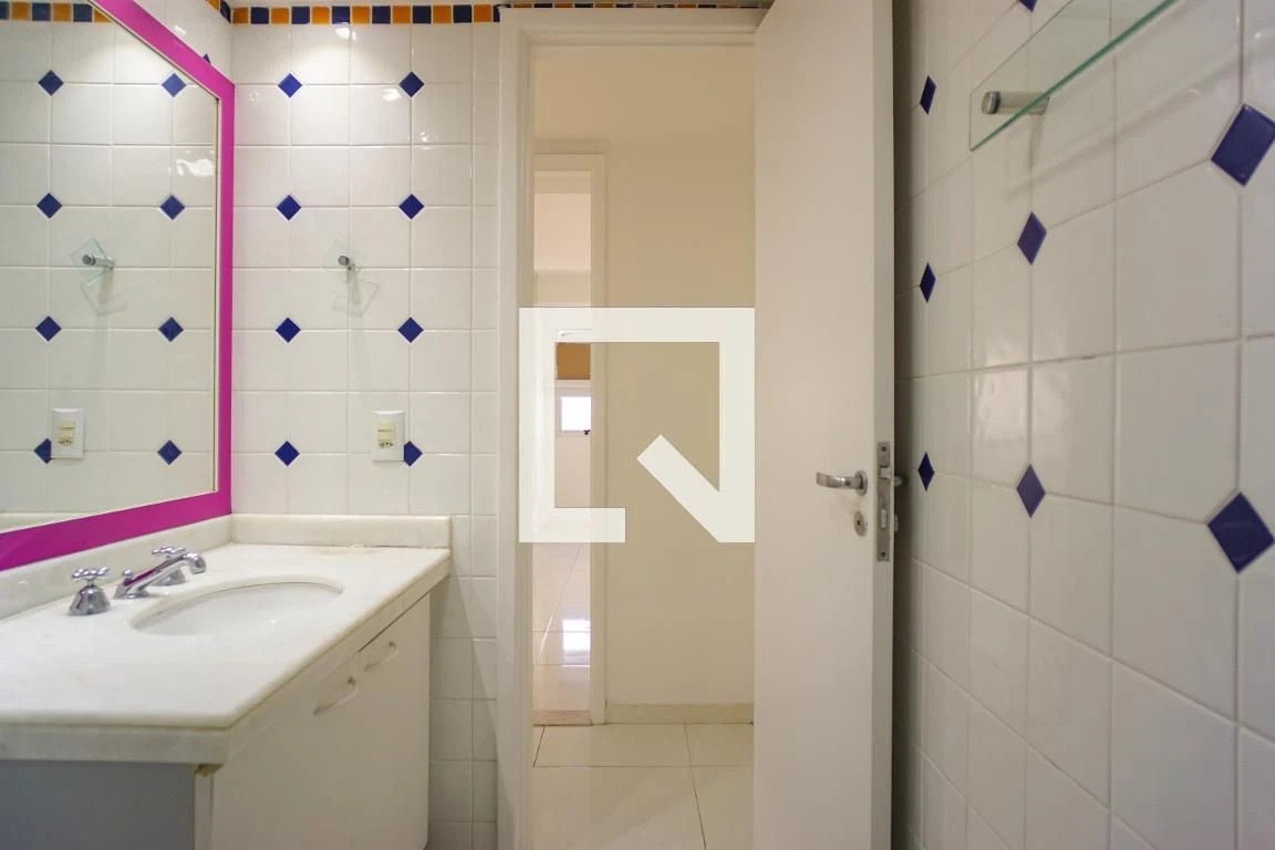 Apartamento sem mobília com 2 quartos e varanda fechada — photo 18