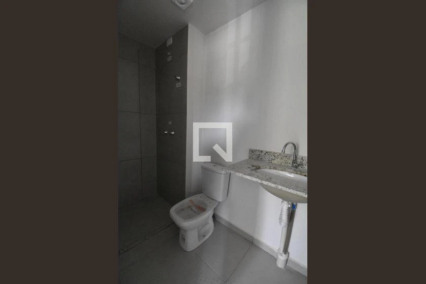 Balcony with a grill in a 2-bedroom apartment, 53 m² — photo 42
