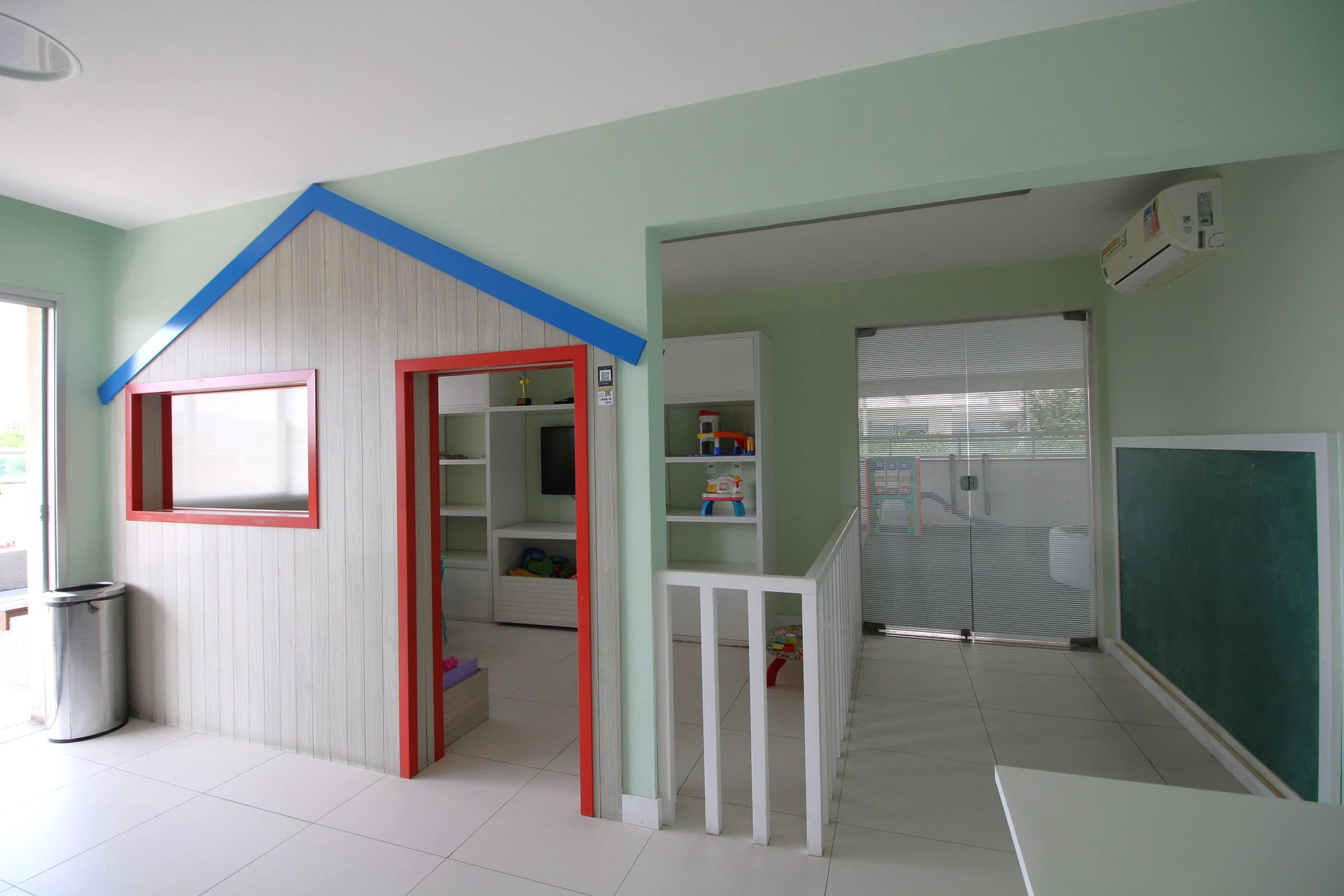 Apartment, 116 m², with a glass-enclosed balcony — photo 39