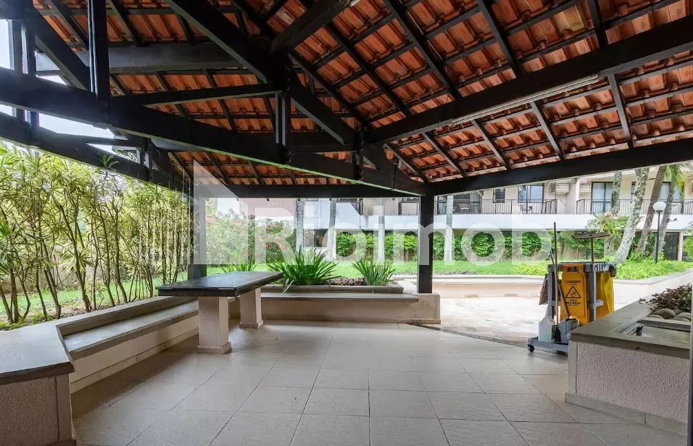Furnished apartment with balcony and a gas stove kitchen — photo 32