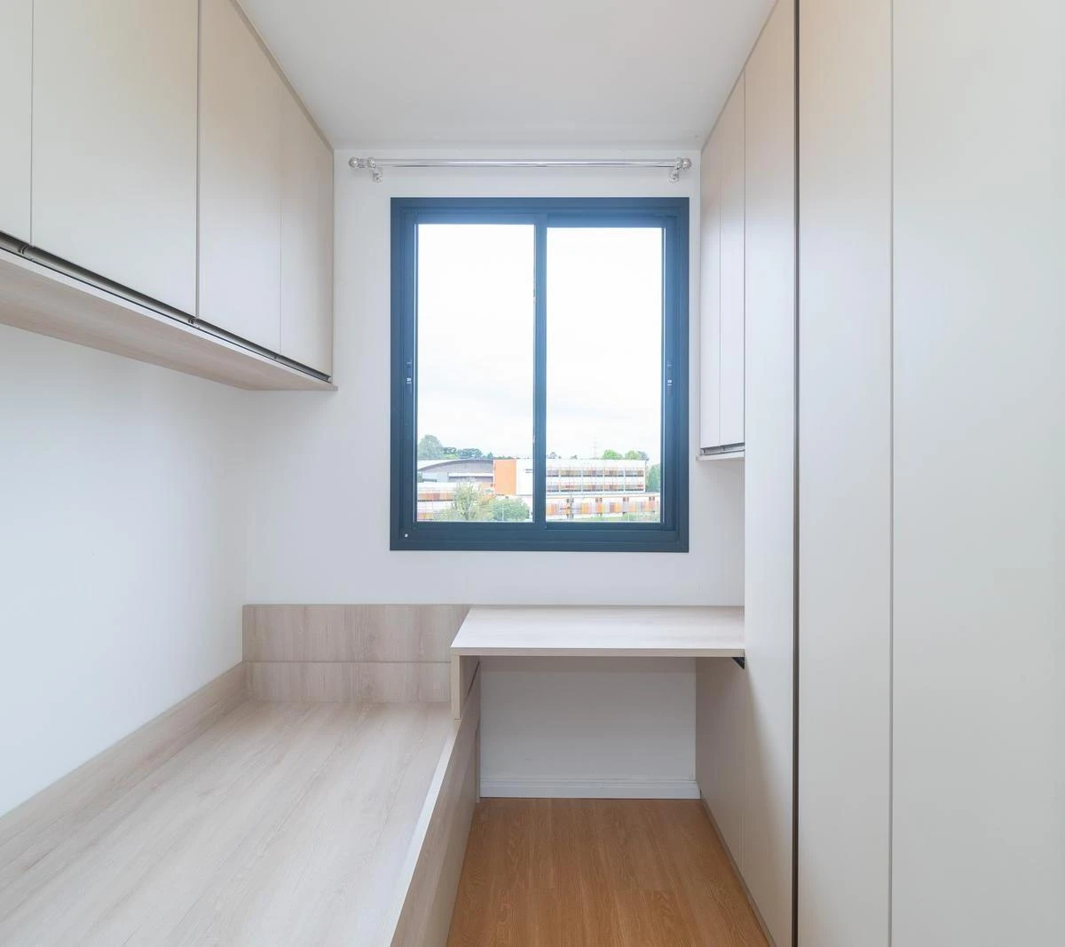 Furnished apartment, 48 m², with a home office — photo 25