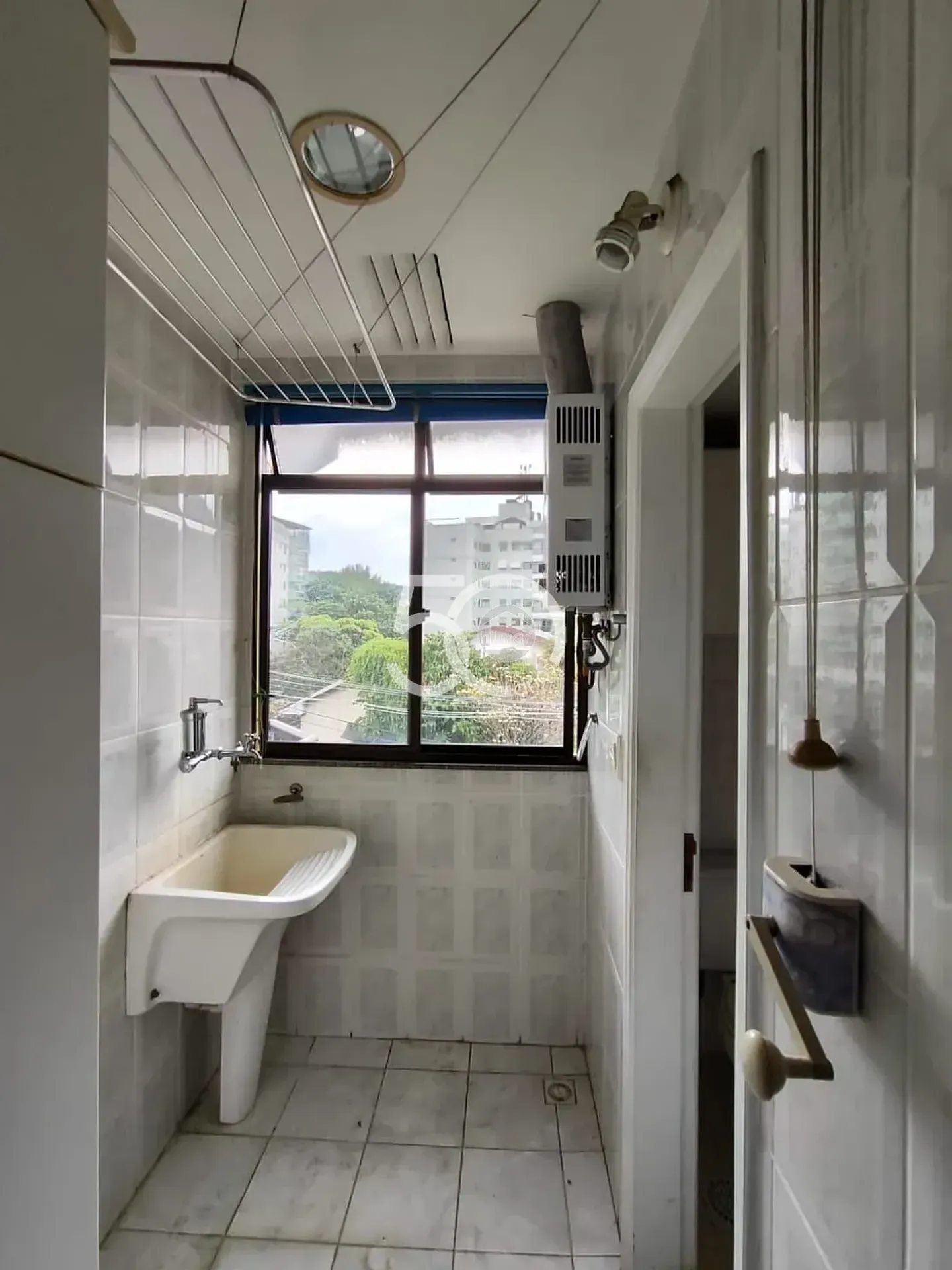 98 m² apartment with 3 bedrooms and 2 garage spaces — photo 16
