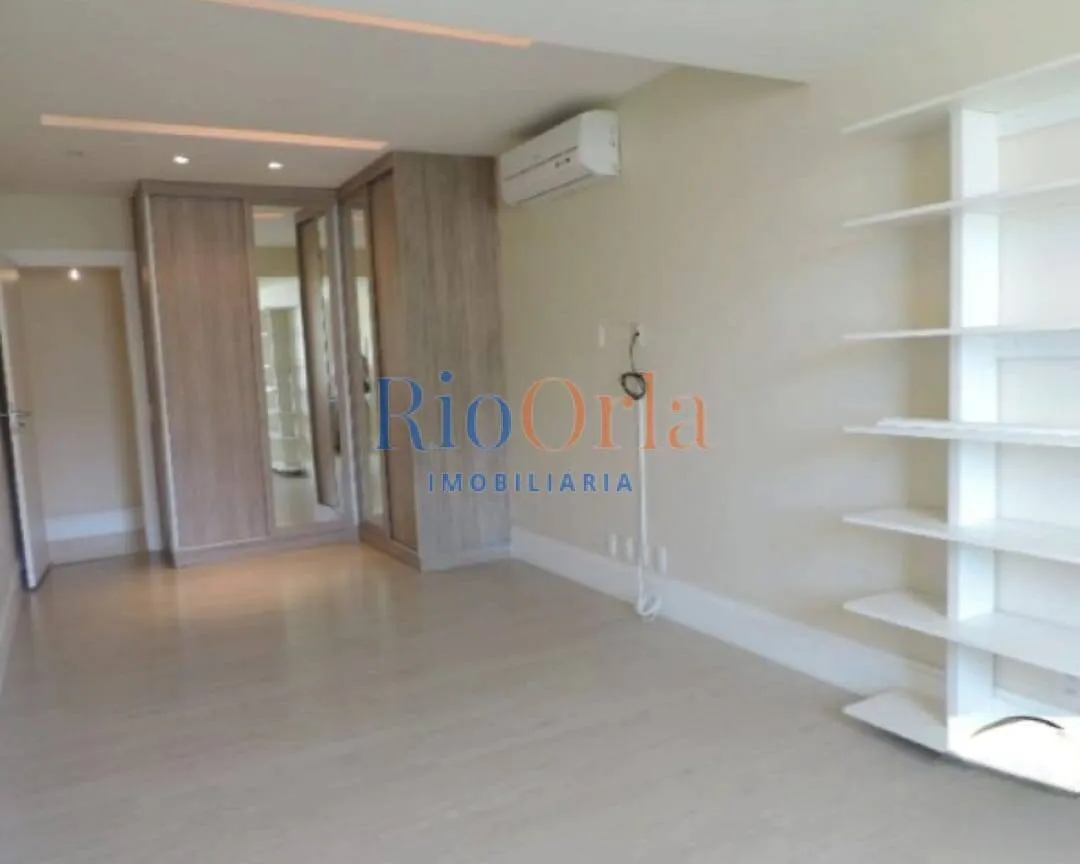 Unfurnished apartment with 4 bedrooms and 5 bathrooms — photo 15