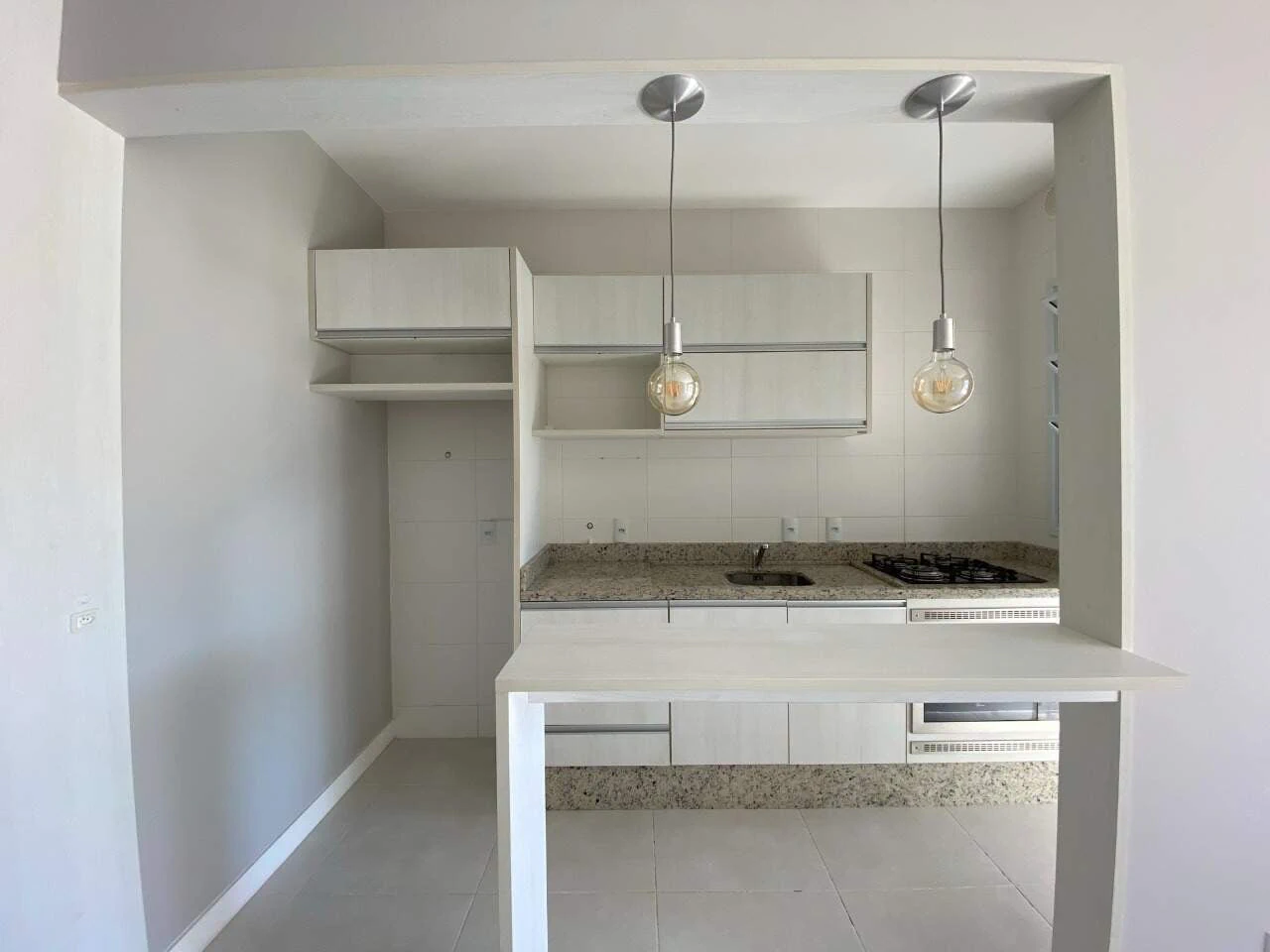 Balcony with a grill in a one-bedroom apartment, 68 m² — photo 18