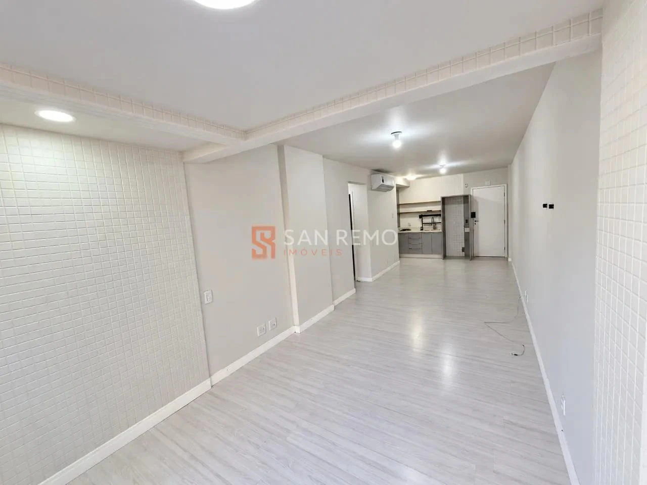 2-bedroom apartment with a water view in Florianópolis