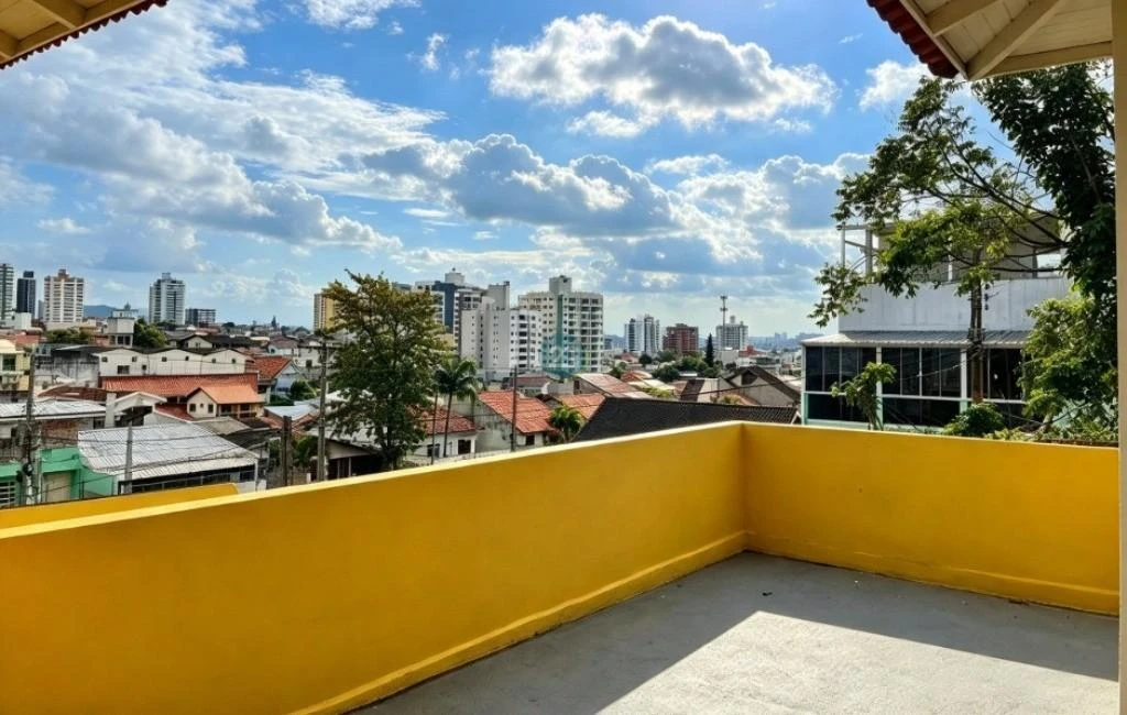 4-bedroom house with a grill on the balcony in Florianópolis — photo 7