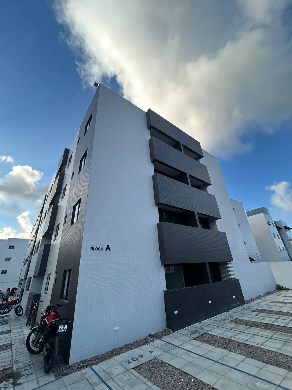 Apartment with 2 bedrooms and 3 bathrooms — photo 3