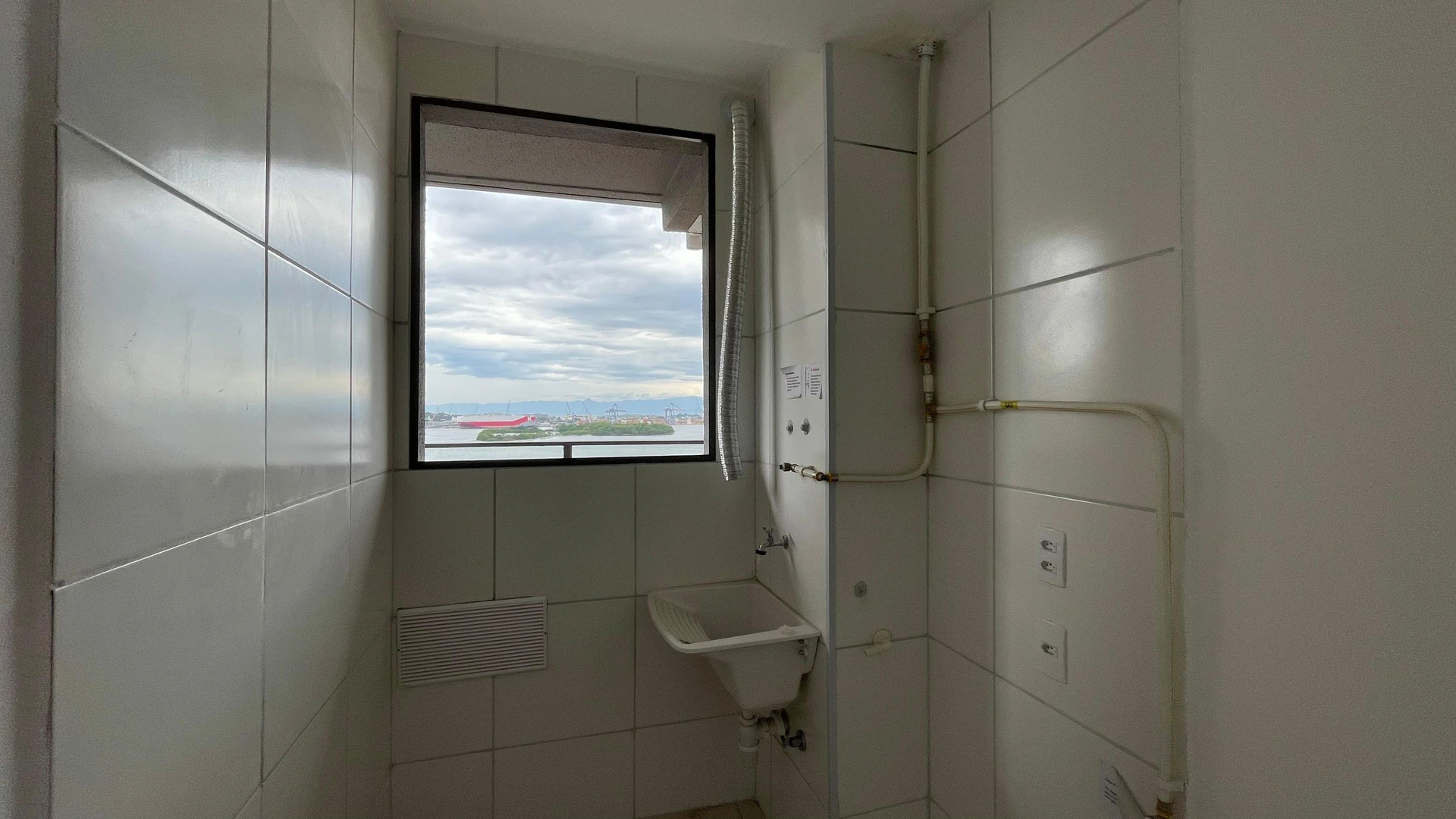 Floor-to-ceiling windows in a 2-bedroom apartment, 45 m² — photo 21