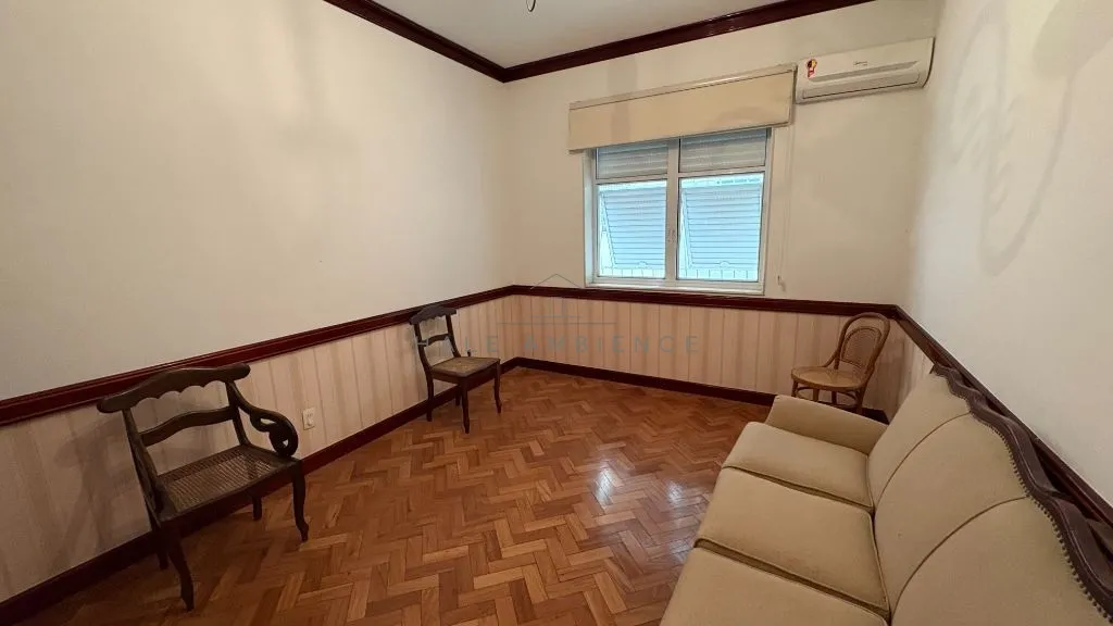 4-bedroom apartment with 4 bathrooms and 350 m² — photo 22
