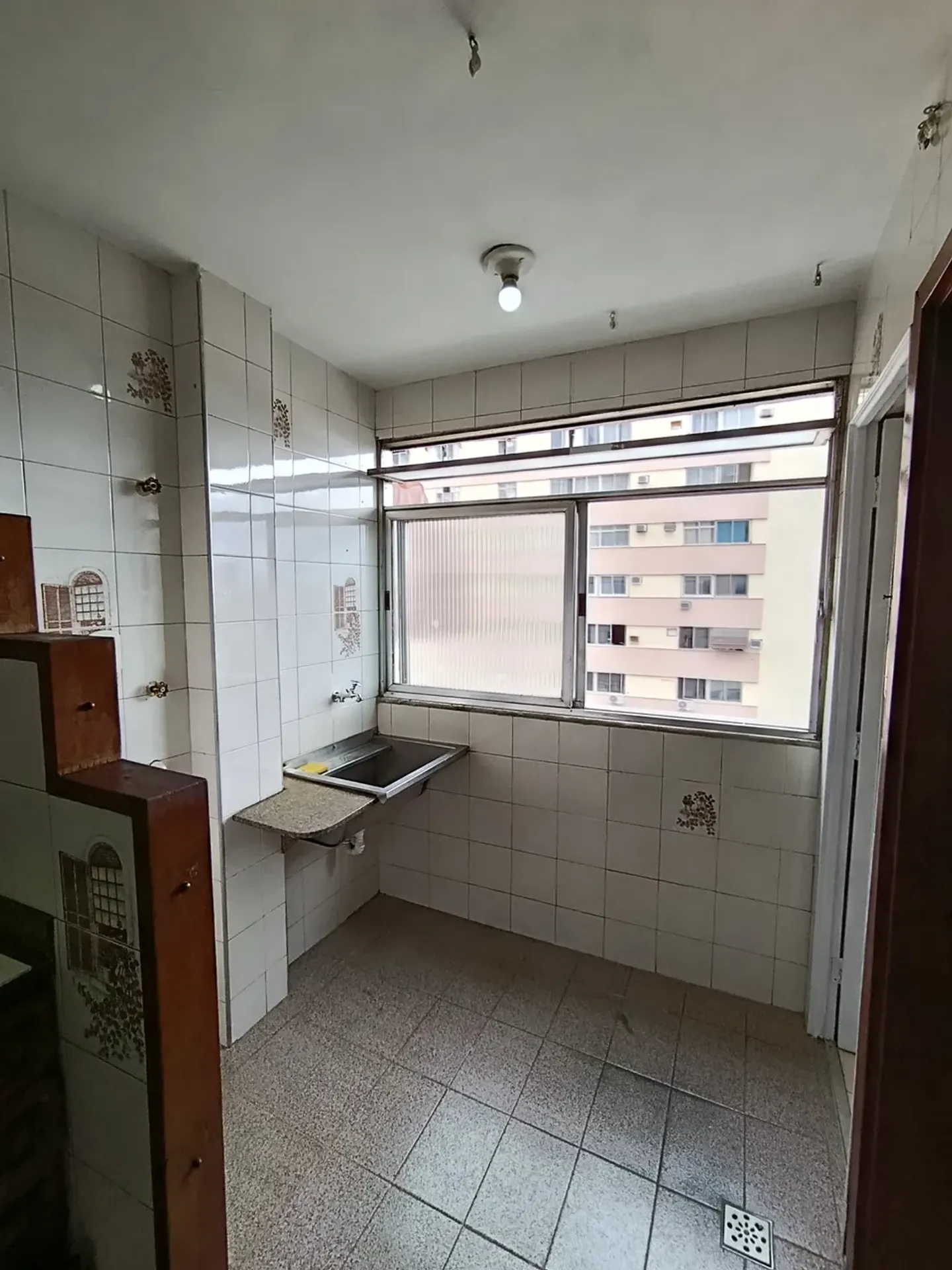 Unfurnished 3-bedroom apartment with 2 bathrooms — photo 21
