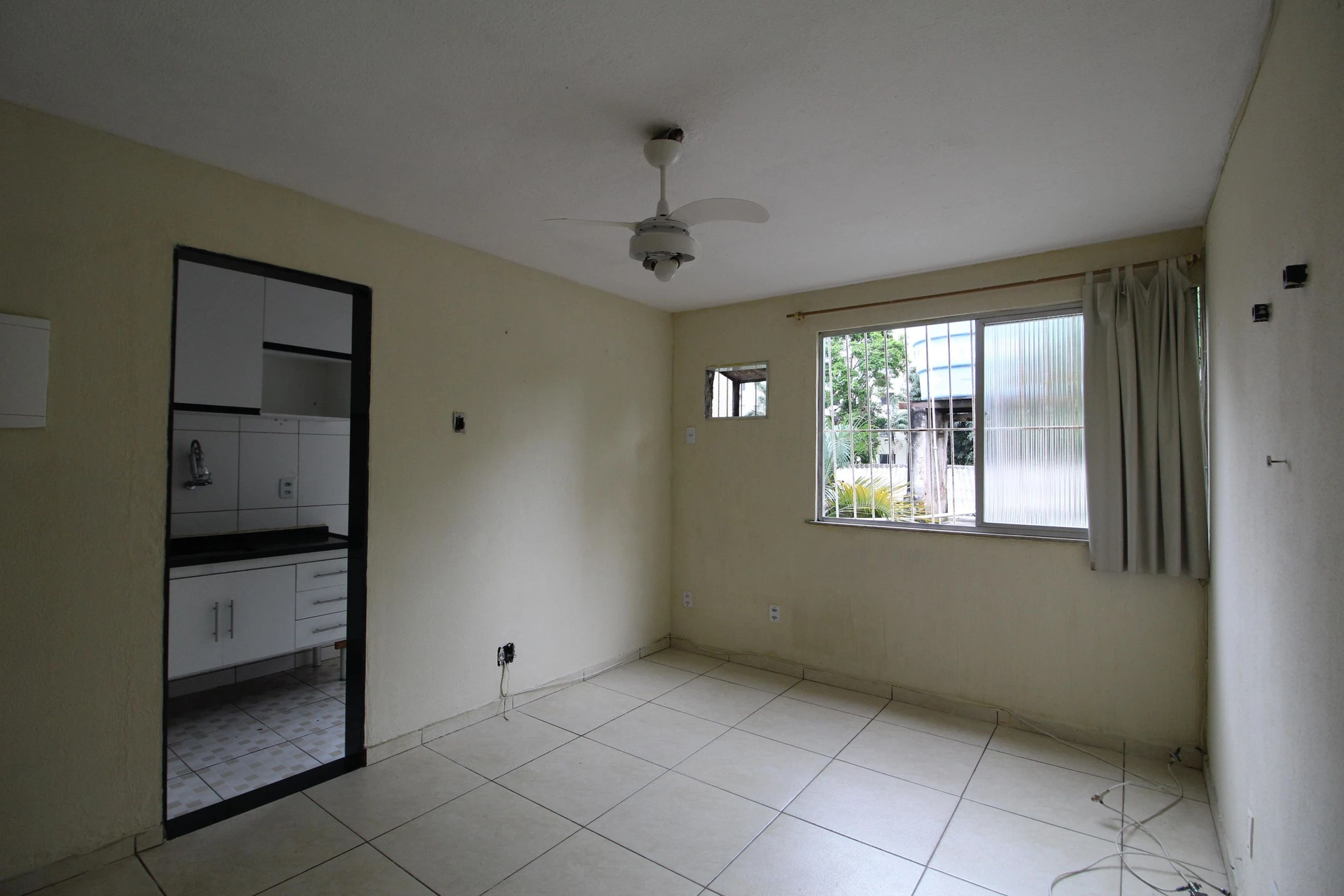 3-bedroom apartment in a building with a pool — photo 25