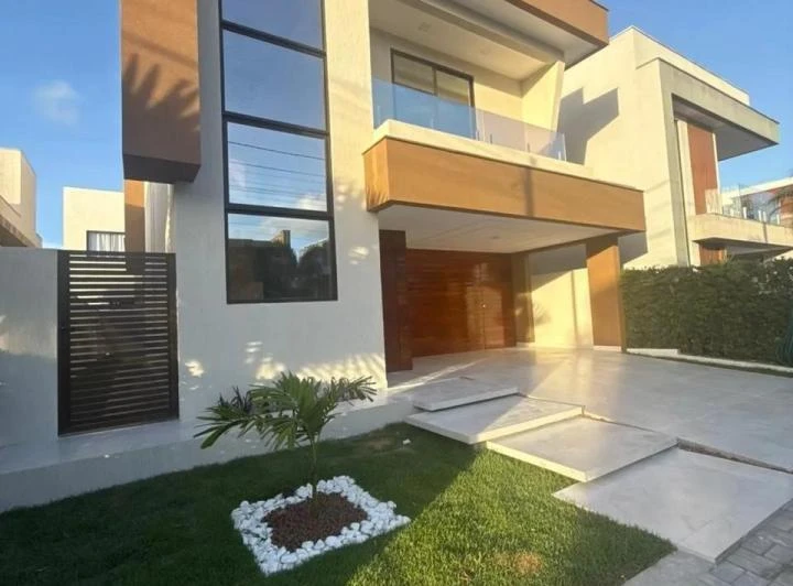 4-bedroom house with 190 m² and a fitted kitchen — photo 2
